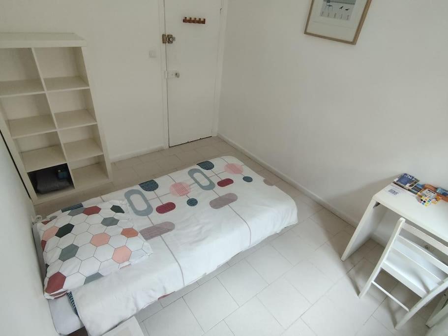 Private Room In Shared Apartment In The Center Of Nice Exterior photo